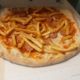 Pizza wurstel e patate fritte 