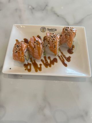 41 Uramaki De Cangrejo Aguacate Y Pepino (8 Pzs.)