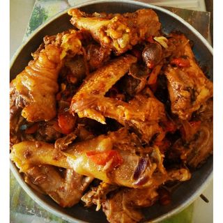 Kienyeji 1/4 chicken wet fry / ugali