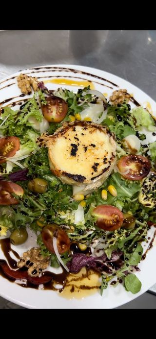 Ensalada de queso de  cabra 