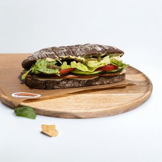 Пълнозърнестта чабата с тиквени семки (250гр.) + Фреш Портокал (300мл.)