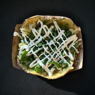 Веджи спешъл картоф със спанак, гъби и горгонзола