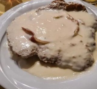 Cotoletta alla bolognese