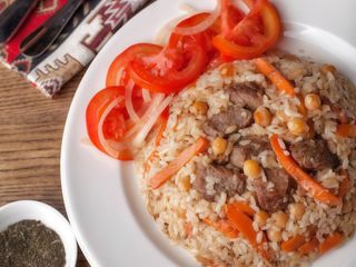 Плов з телятиною (300/70г)