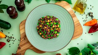 Salata od riže i povrća