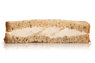 Sándwich multicereal de queso con nueces