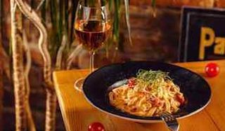 ტალიატელე ორაგულით და ნაღებით