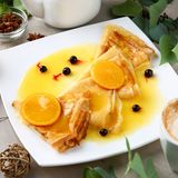 Clatite cu sos de portocoala