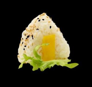 27.Onigiri Salmon (1 Pza.)