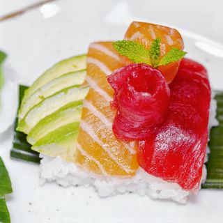 106. Chirashi Mixto