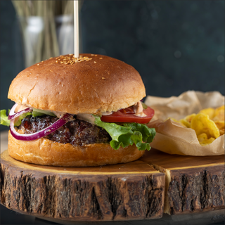 Бургер из пряной баранины