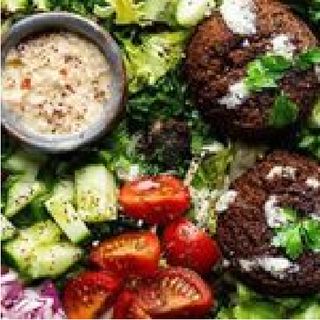 Ensalada De Falafel