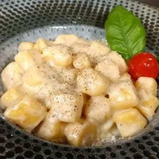 Njoki s četri vrste sira