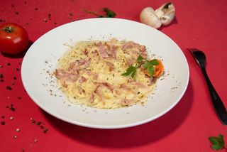 Spaghete Carbonara (jambon afumat)