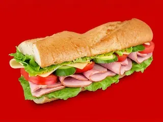 Bocadillo De Falafel Y Ensalada
