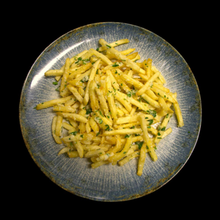 Cartofi prajiti cu parmezan si usturoi