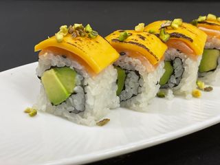 P29 Maki salmone sottiletta flambé