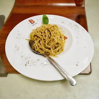 SPAGHETTI AL PESTO