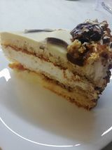 Парче домашна торта - бяла неделя