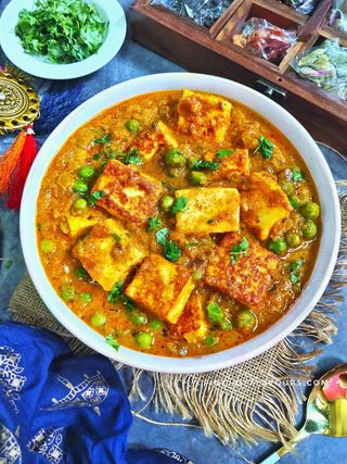 Mattar paneer