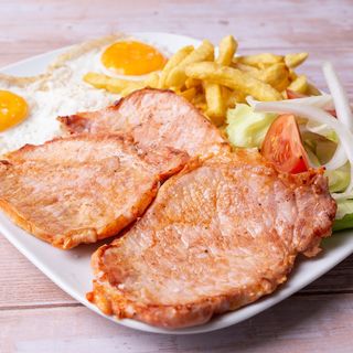 Lomo Con Huevo