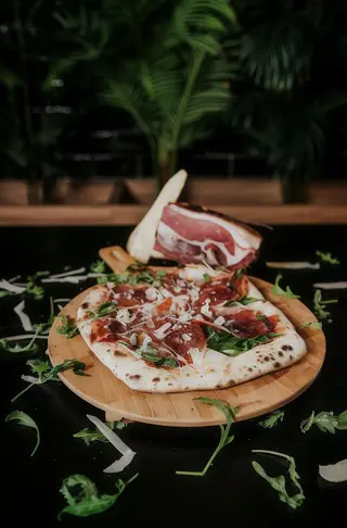 Pizza Especial Crudaiola (32 Cm.)