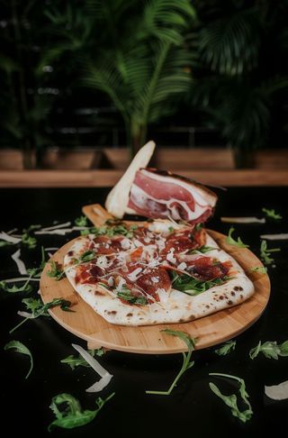 Pizza Especial Crudaiola (32 Cm.)