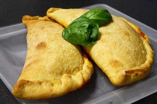 Calzone prosciutto cotto e funghi 