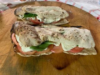 Panuozzo caprese