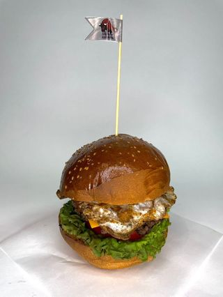 Бургер с яйцом 