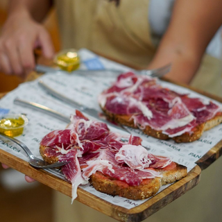 Tosta de Jamón Serrano con Tomate 