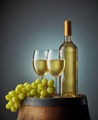 რქაწითელი (2 ლიტრი). თეთრი მშრალი (კახური, ჩამოსასხმელი ღვინო)