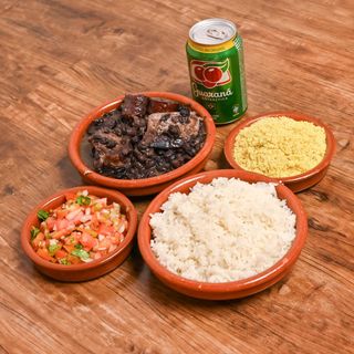 Menú Feijoada