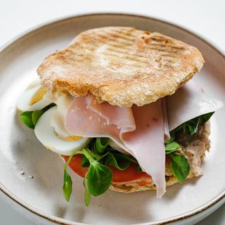 Mollete  Vegetal Con Canónigos