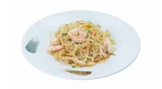 Spaghetti di riso con gamberi