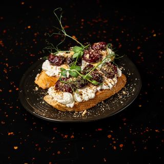 Grape&walnut, cheese Bruschette (200г)