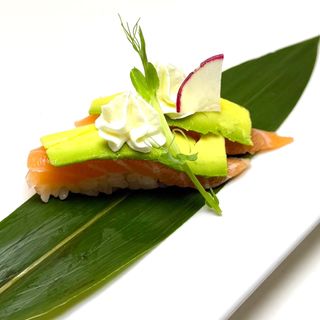 89 Nigiri salmone OTTO 2pz