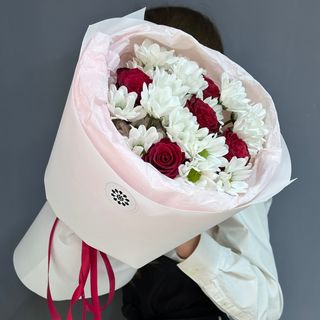 Букет "Хризантема (4) з трояндою Родос (5)"