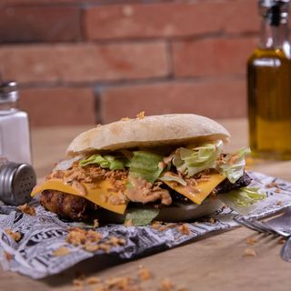 Sandwich cu ceafă de porc