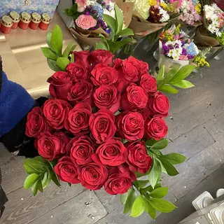 buchet 81 trandafiri rosii