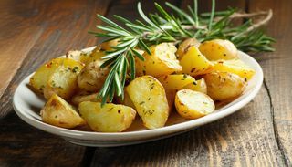 Cartofi cu rozmarin