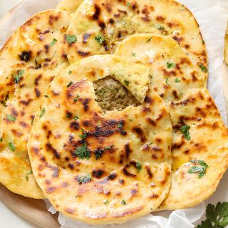 Pão indiano com carne picada keema naan