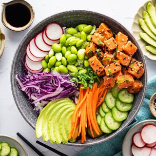 Salmon poké large