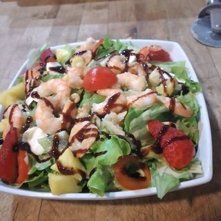 Salada com Camarão
