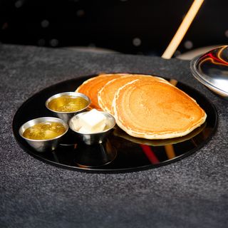 Cosmic Pancakes sa Medom