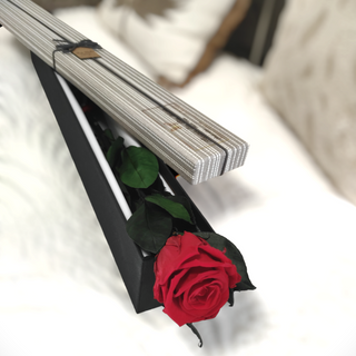 NOVEDAD: Rosa Eterna Roja 55cm. en su Caja de Diseño Exclusivo.