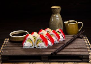 Ռոլլ Մանրածովախեցգետին օմլետով 8 կտոր