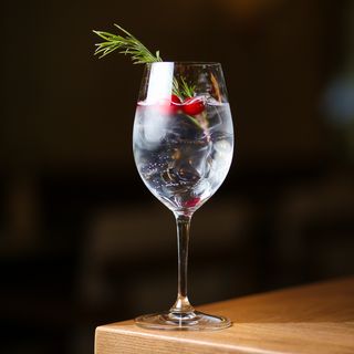 Коктейль Pink Gin and Tonik 220мл