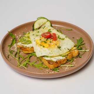 Toast Avocado With Egg