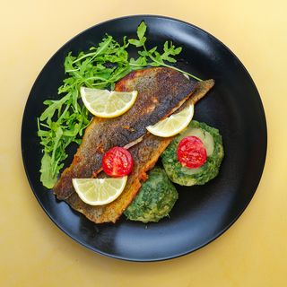 Dimljena pastrmka sa roštilja